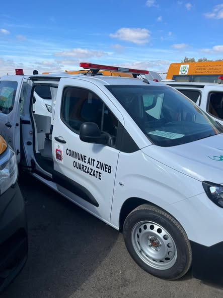 توفير سيارة الاموات